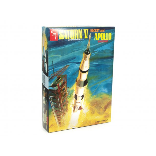 Saturn V Rocket - AMT 1/200